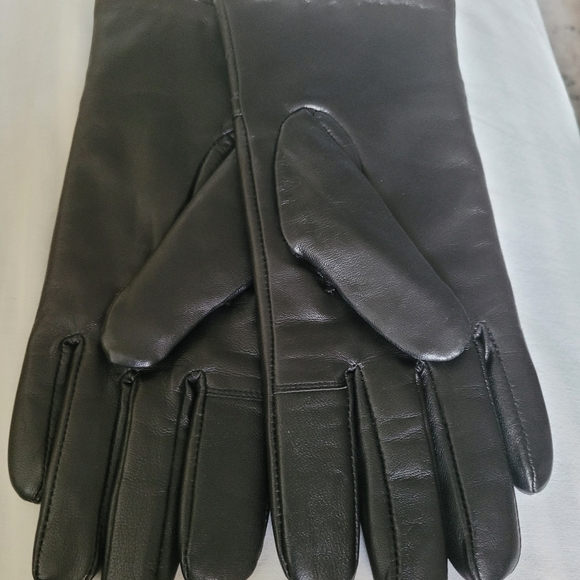 3M Thinsulate Black Leather Gloves with Quilted Interior - Picture 7 of 8